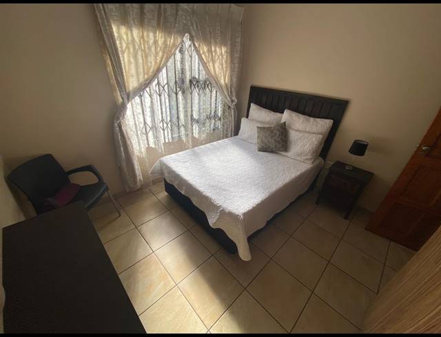 2 bed property to rent in VANDERBIJLPARK S. W. 5